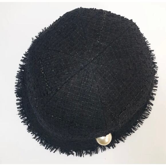 Elegant Chanel Black Tweed  Pearl Accents Hat Sz.S-M - Picture 3 of 6